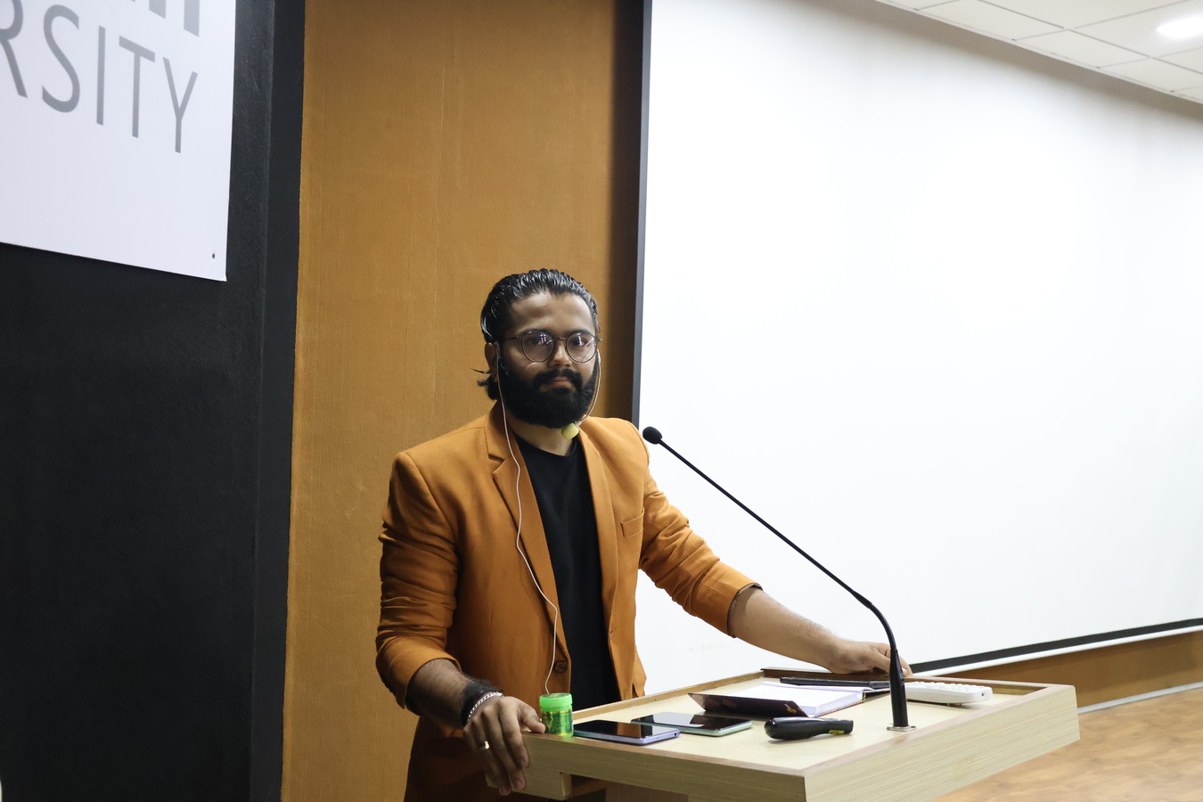 Photos of Expert Talk on "Sales and Acting: A Parallel Journey"