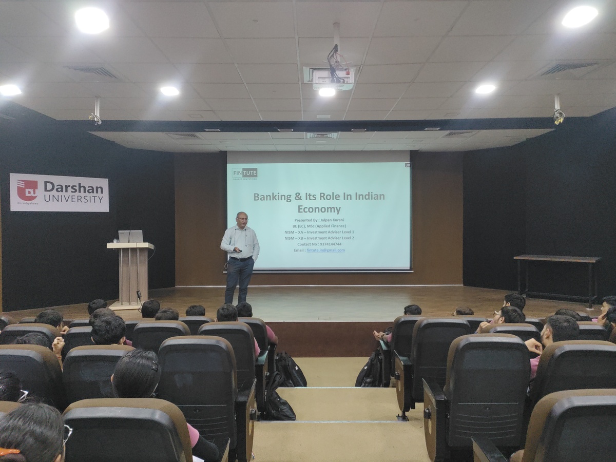 Photos of Seminar on "Role of Banking in Development of Economy"