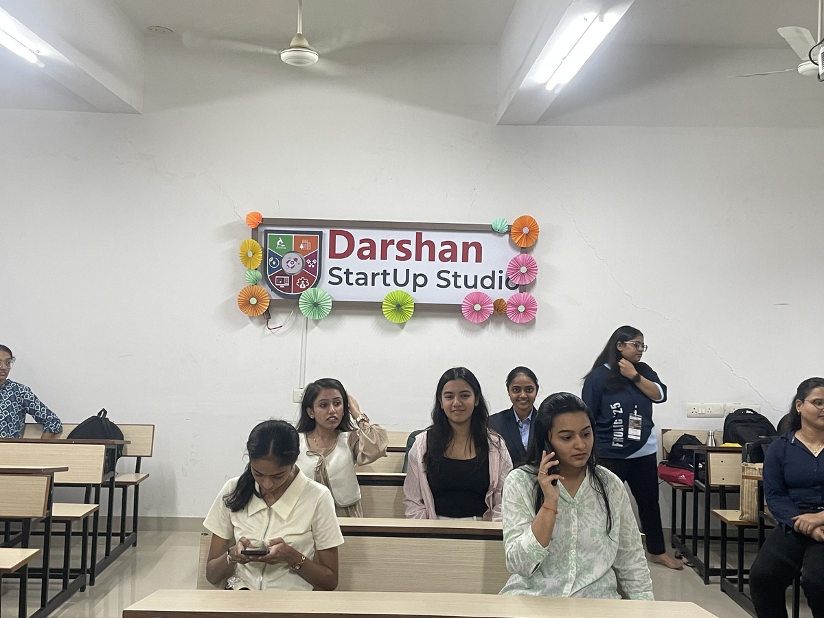 Frolic 2025: Extempore