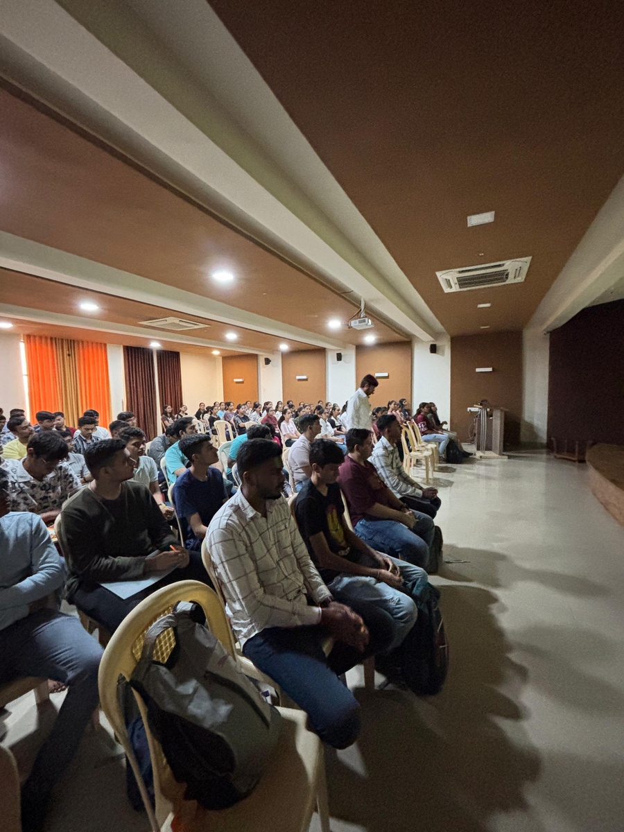 Photos of Seminar on "English Proficiency for First-Year Engineering Students"