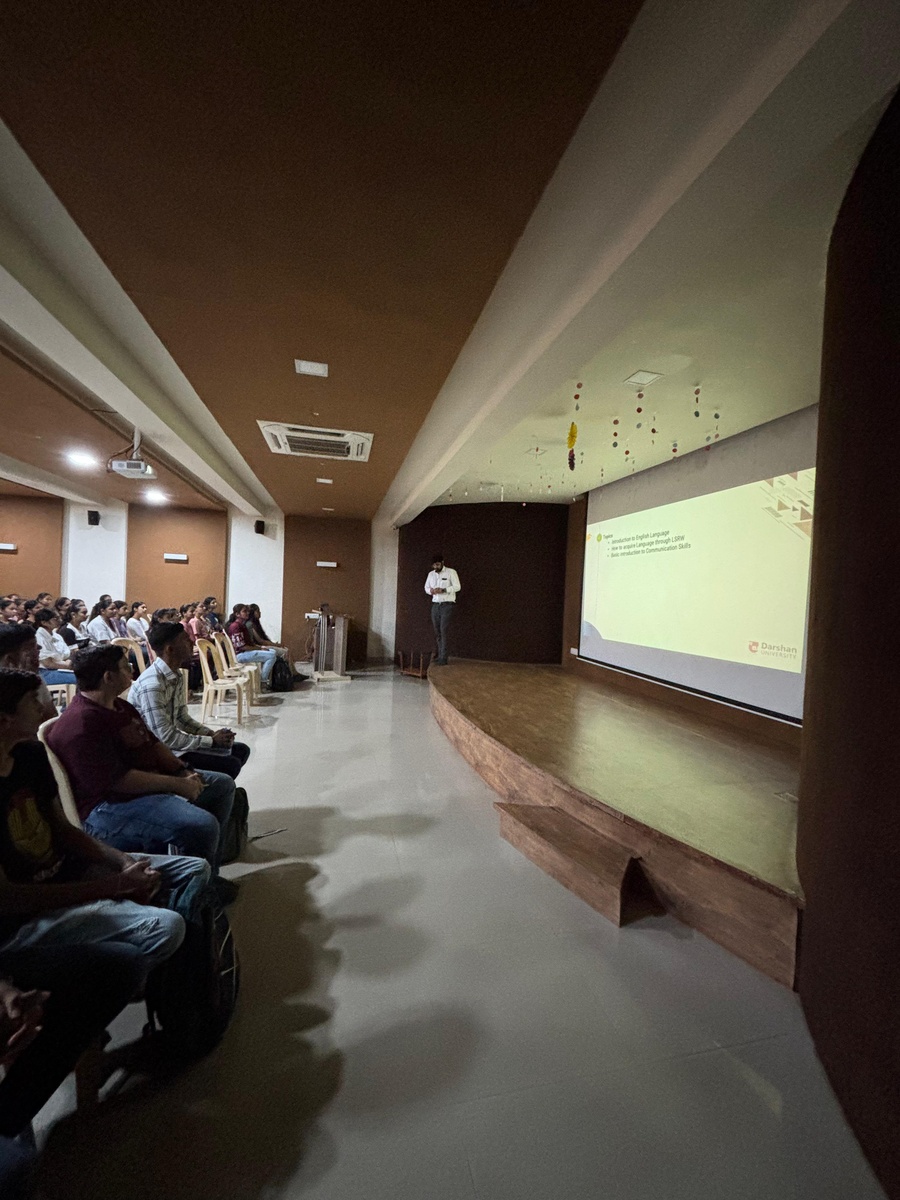 Photos of Seminar on "English Proficiency for First-Year Engineering Students"