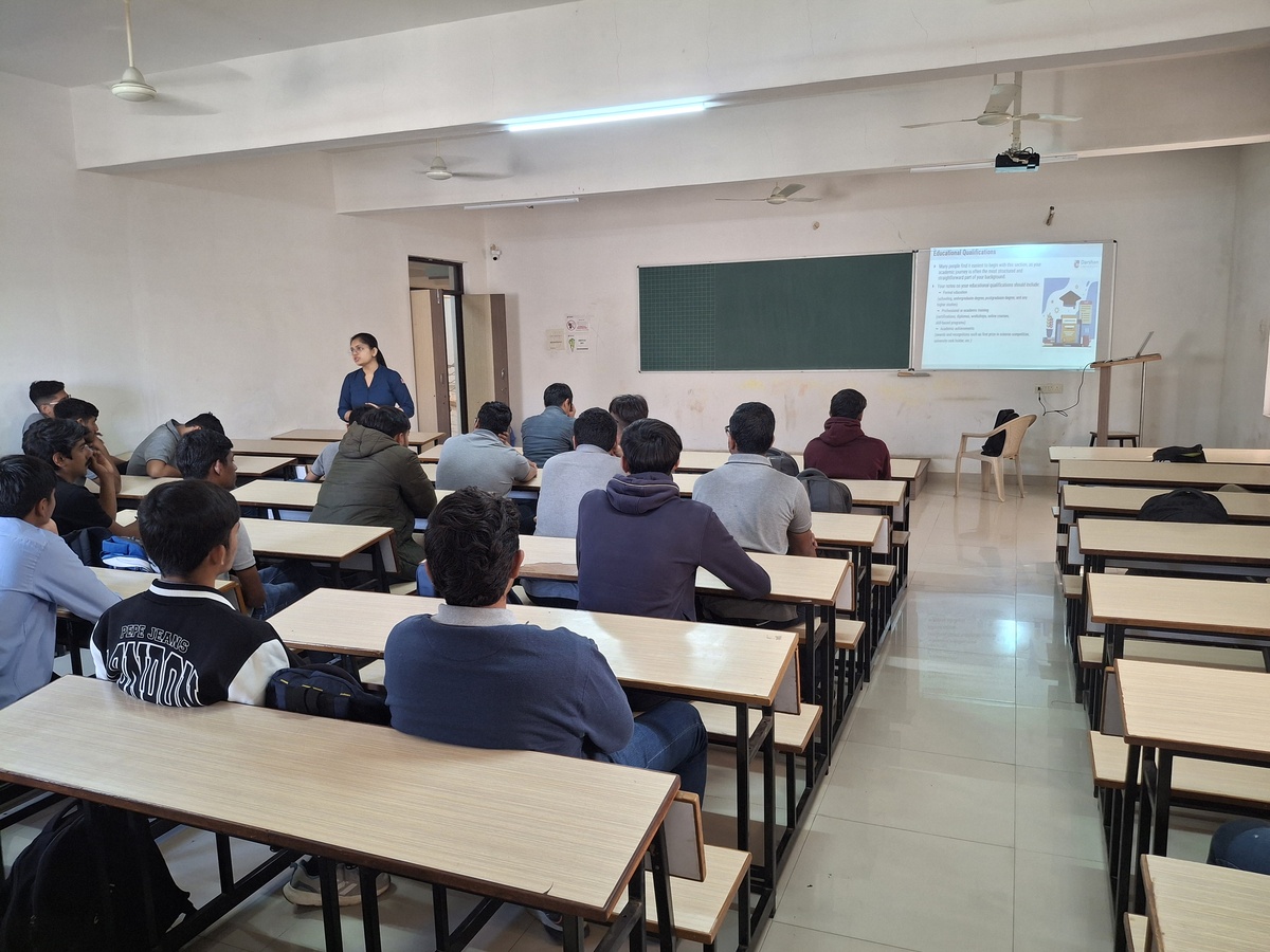 Photos of Expert Lecture on "Professional Communication and Employability Skill"
