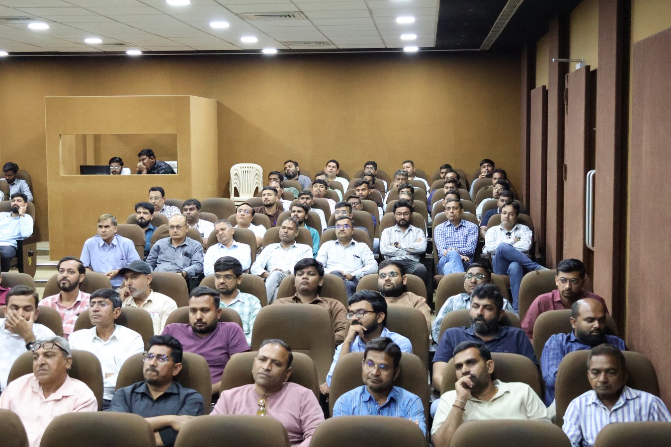 Photos of An Expert Talk on Material Selection and Construction Supervision of Flexible Pavement