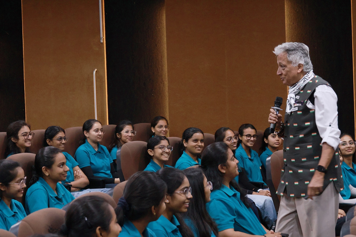 Photos of An Expert Session Organised on “The Jaamvant Effect – How India Becomes Bharat" By Ambassador Dr. Deepak Vohra at Darshan University.