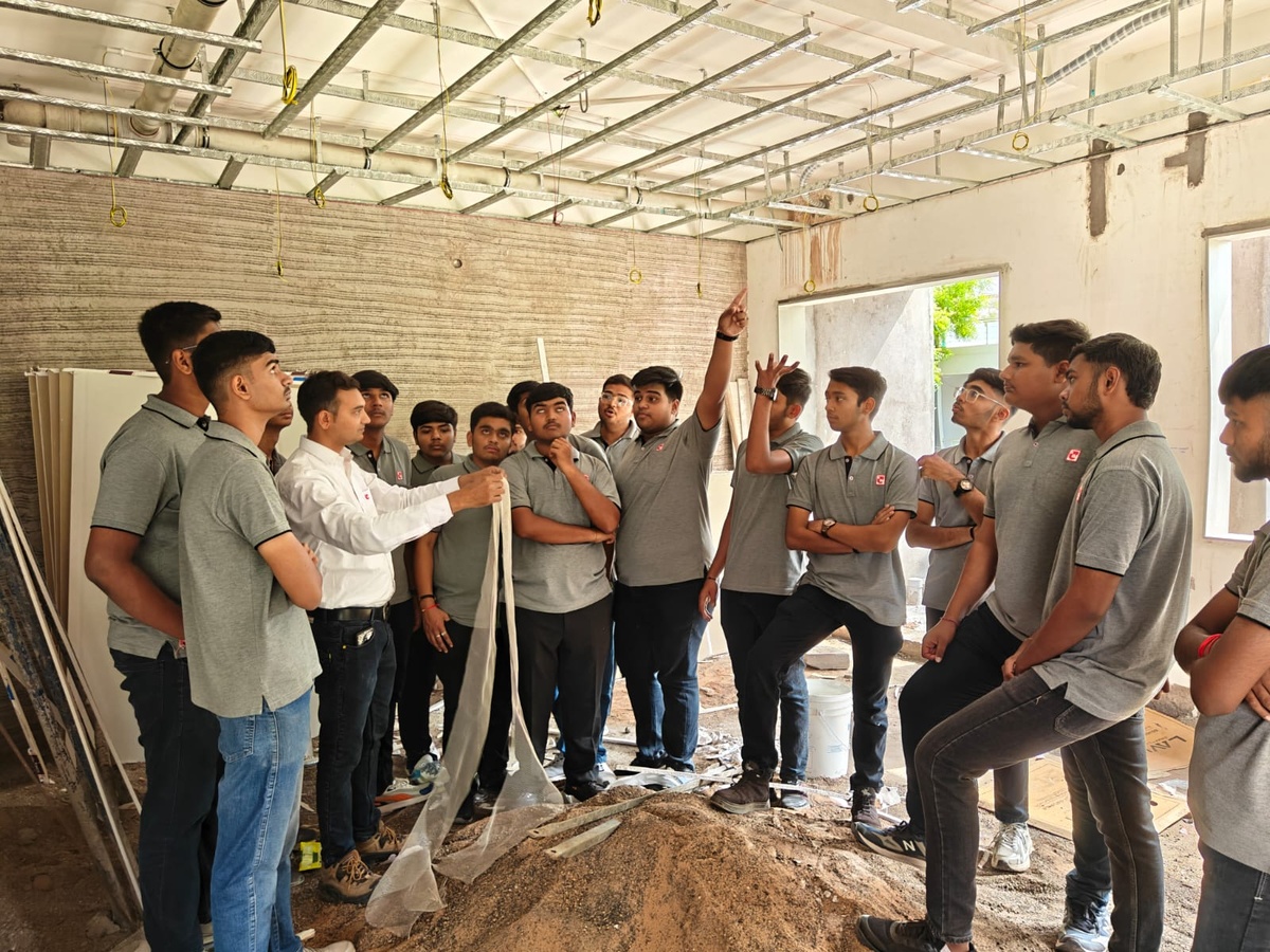 Photos of A Construction Site Visit for Diploma Civil Engineering Semester-2 Students