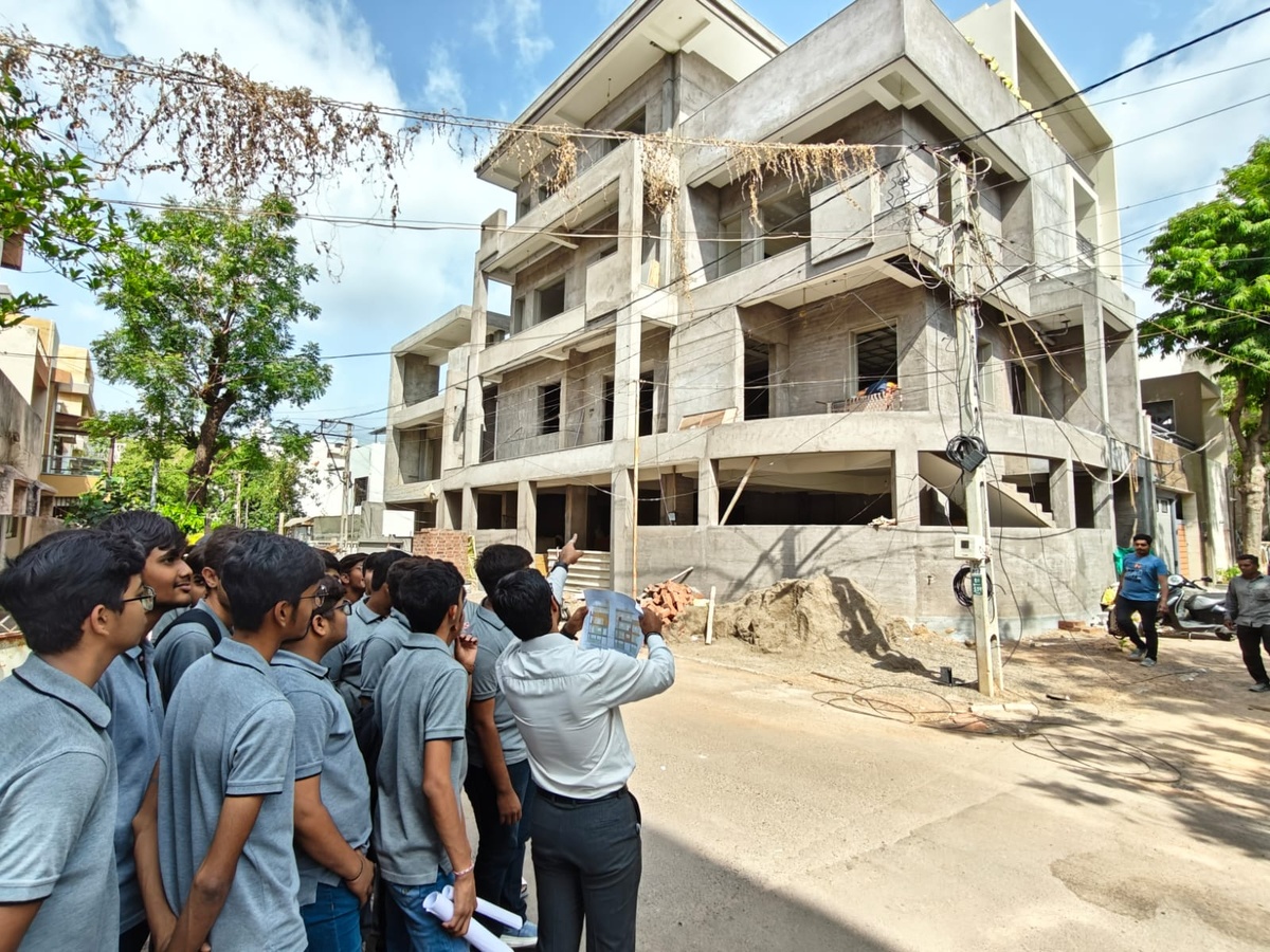 Photos of A Construction Site Visit for Diploma Civil Engineering Semester-2 Students