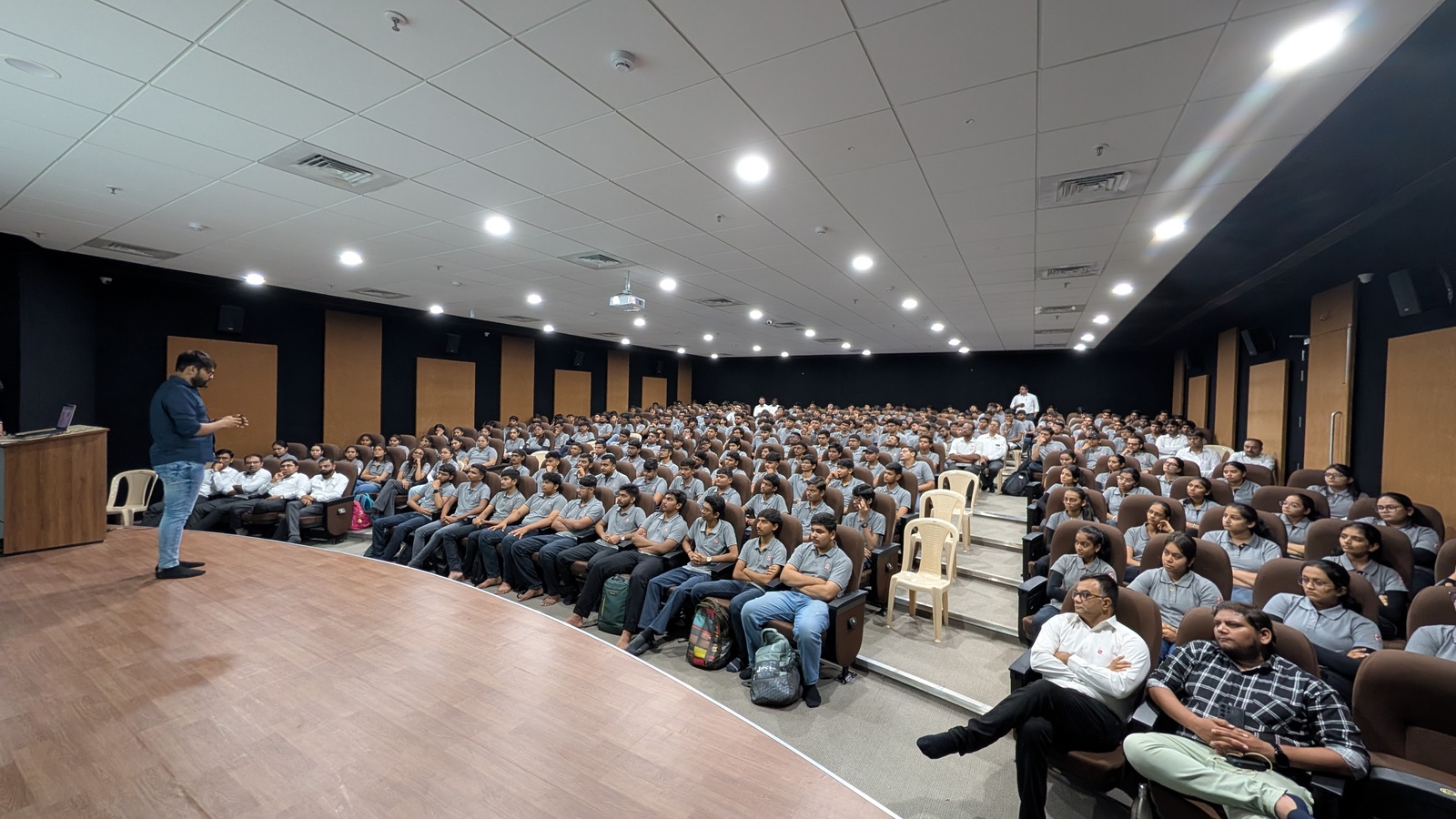Photos of Seminar on DDCET Preparation Guidelines and D2D Admission Process