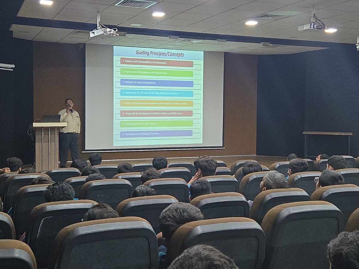 Photos of An Expert Talk on the "Third Revised RUDA Development Plan"