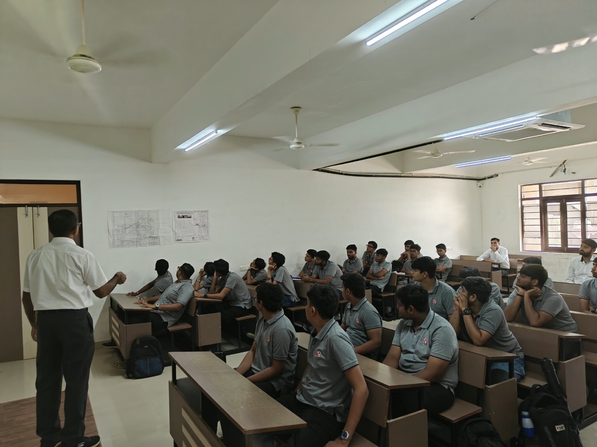 Photos of Expert Lecture on Tippan Reading